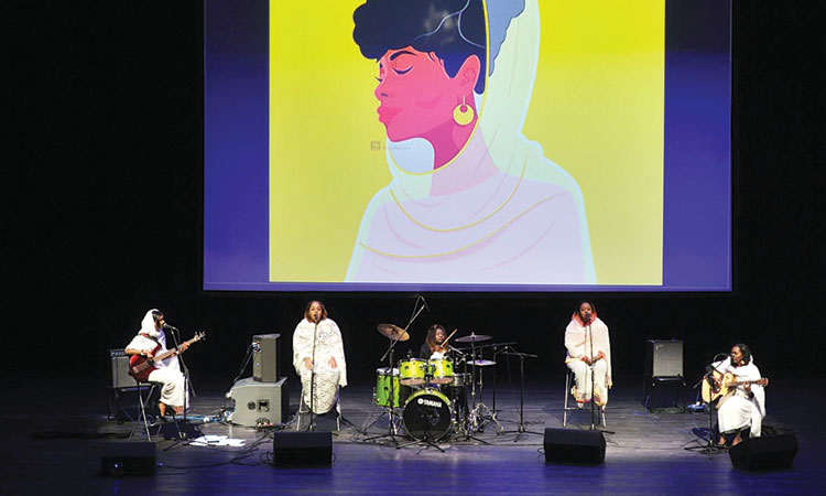 ആ​വേ​ശ​മാ​യി സു​ഡാ​നി വ​നി​ത  ബാ​ൻ​ഡി​െൻറ സം​ഗീ​ത പ്ര​ക​ട​നം