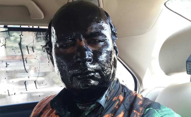 ശിവസേനയുടെ കരിഓയില്‍ ആക്രമണം; പിന്മാറില്ലെന്ന്‌ കുല്‍ക്കര്‍ണി