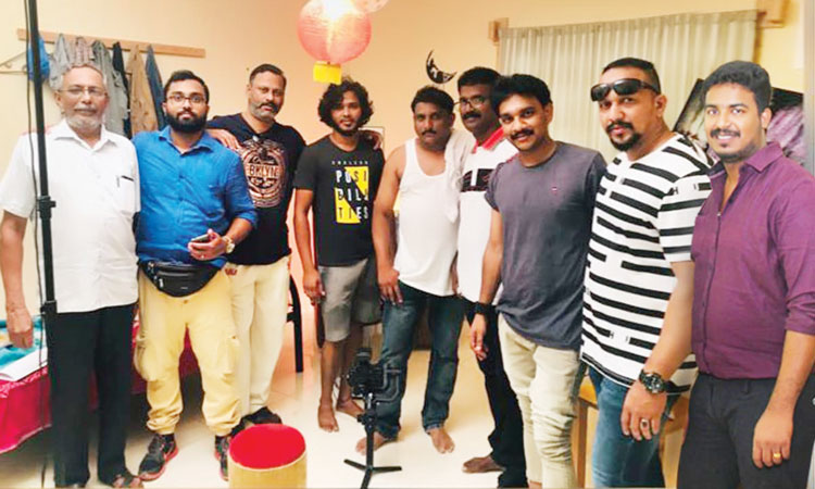 സു​ഹാ​റി​ലെ സി​നി​മ കൂ​ട്ടാ​യ്​​മ ഒ​രു​ക്കി​യ ഹ്ര​സ്വ​ചി​ത്രം നാ​ളെ പു​റ​ത്തി​റ​ങ്ങും