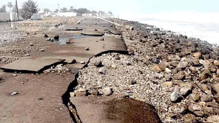 ക്യാറിന്​ കരുത്ത്​ കുറഞ്ഞു; കടൽക്ഷോഭത്തിൽ നാശനഷ്​ടം