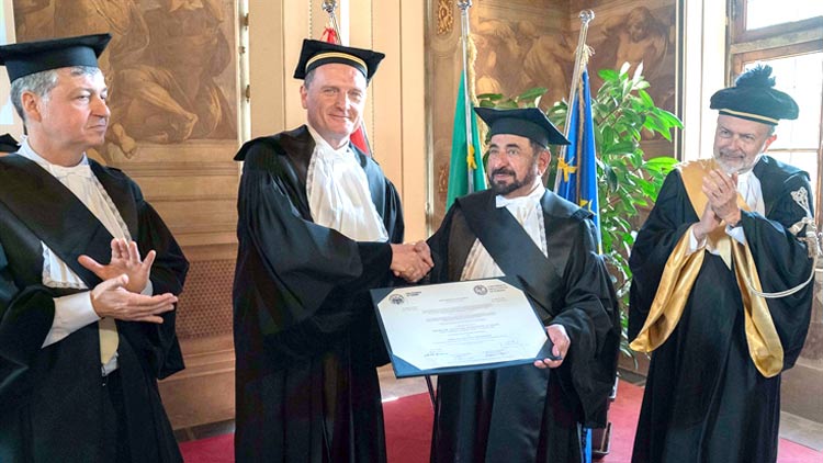 ശൈഖ് സുല്ത്താന് ടൂറിൻ സര്വകലാശാലകളുടെ ഡോക്ടറേറ്റ് ശൈഖ് സുല്ത്താന് ടൂറിൻ സര്വകലാശാലകളുടെ ഡോക്ടറേറ്റ്