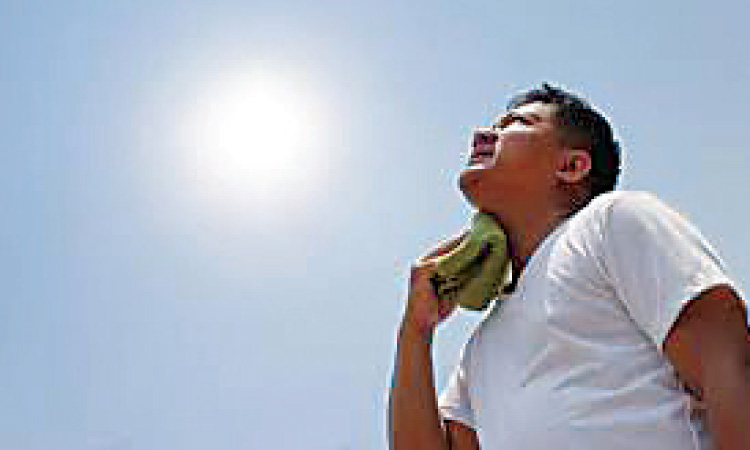 സു​ര്യാ​ഘാ​തം: ജാ​ഗ്ര​ത പു​ല​ർ​ത്ത​ണ​മെ​ന്ന് വി​ദ​ഗ്ധ​ർ