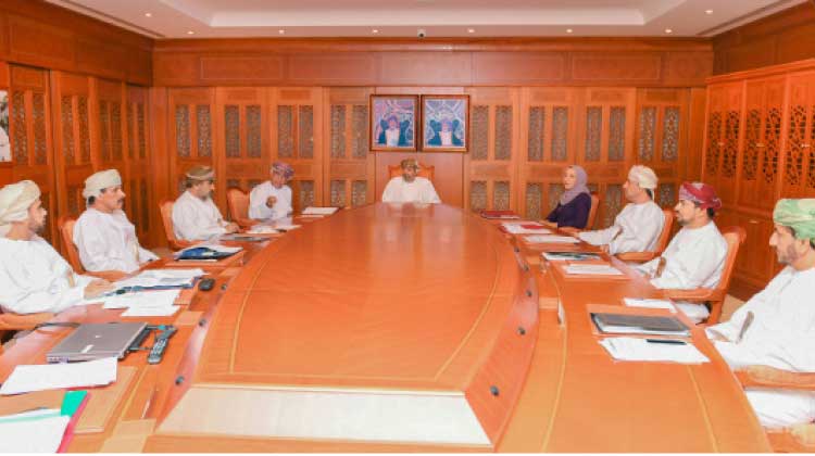 സ്വകാര്യ സ്ഥാപനങ്ങൾ ഒാഫിസുകളിൽ ജീവനക്കാരുടെ എണ്ണം കുറക്കണം സ്വകാര്യ സ്ഥാപനങ്ങൾ ഒാഫിസുകളിൽ ജീവനക്കാരുടെ എണ്ണം കുറക്കണം