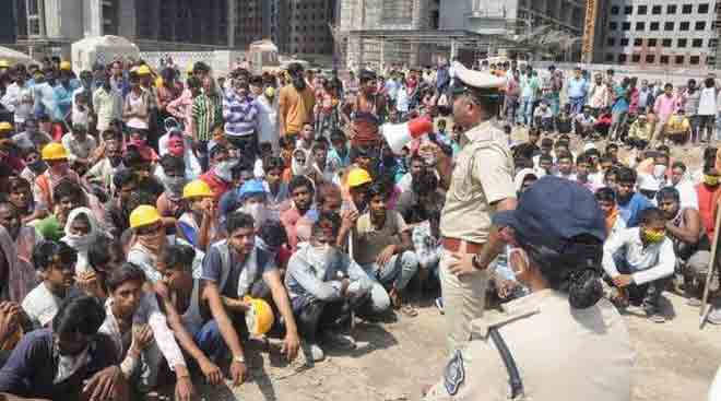 ഗുജറാത്തിൽ അന്തർസംസ്​ഥാന തൊഴിലാളികൾ പ്രതിഷേധവുമായി വീണ്ടും തെരുവിൽ