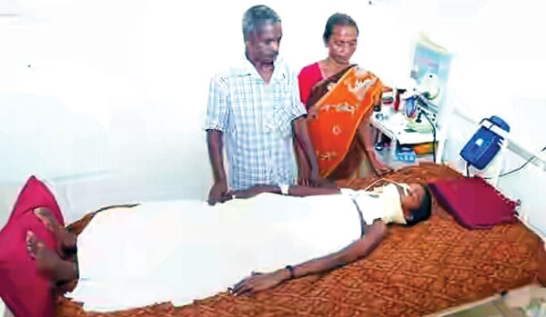 തെങ്ങില്‍ നിന്നു വീണ കണ്ണന്‍ ദുരിതക്കിടക്കയില്‍