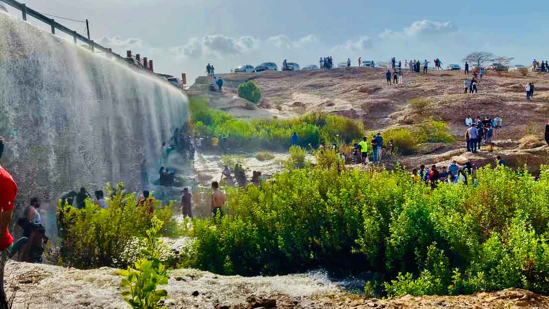 വേ​ന​ലി​ന് കു​ളി​രു പ​ക​ർ​ന്ന് സ്വാ​ൻ ത​ടാ​കം; സ​ഞ്ചാ​രി​ക​ൾ ഒ​ഴു​കു​ന്നു