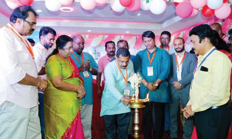 ആ​ഘോ​ഷ​മാ​യി സ്വ​ര​ല​യ കു​വൈ​ത്ത്​ സൗ​ഹൃ​ദോ​​ത്സ​വം