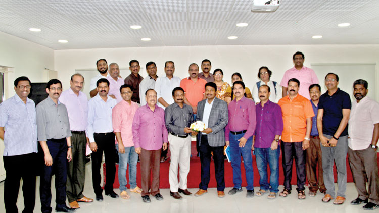 സമാജത്തിൽ എല്ലാ ശനിയാഴ്ചയും  നോർക്ക നിയമ സഹായ സെൽ സേവനം