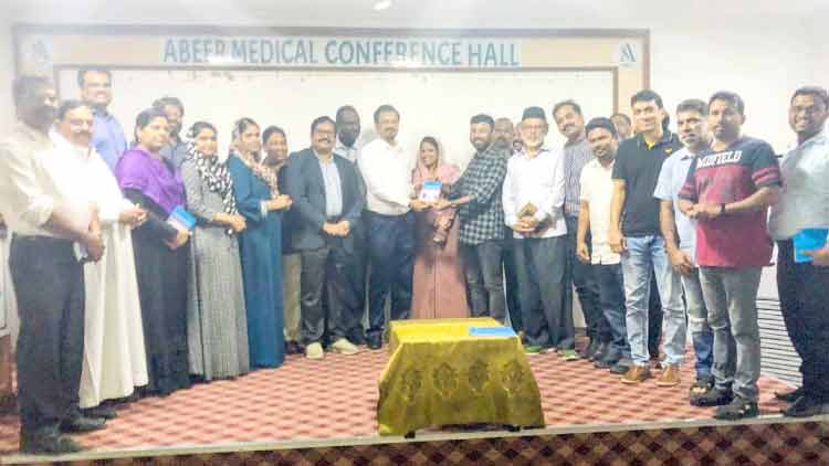 അ​ർ​ബു​ദ​ബാ​ധി​ത​നാ​യ ക​വി  ടി. ​ഗോ​പി​ക്ക്​ െഎ​ക്യ​ദാ​ർ​ഢ്യ​വു​മാ​യി സൗ​ദി മ​ല​യാ​ളി സ​മാ​ജം