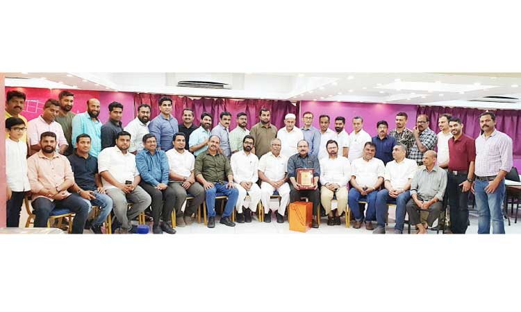 ടി.​പി. മു​ഹ​മ്മ​ദ് അ​ലി​ക്ക് യാ​ത്ര​യ​യ​പ്പ്​ ന​ൽ​കി