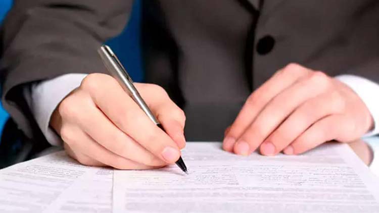 ഇ​ഖാ​മ പു​തു​ക്കാ​ൻ യോ​ഗ്യ​ത സ​ർ​ട്ടി​ഫി​ക്ക​റ്റു​ക​ൾ വേ​ണം​: പ്ര​വാ​സി​ക​ളി​ൽ പ​ല​രും  പ്ര​തി​സ​ന്ധി​യി​ൽ