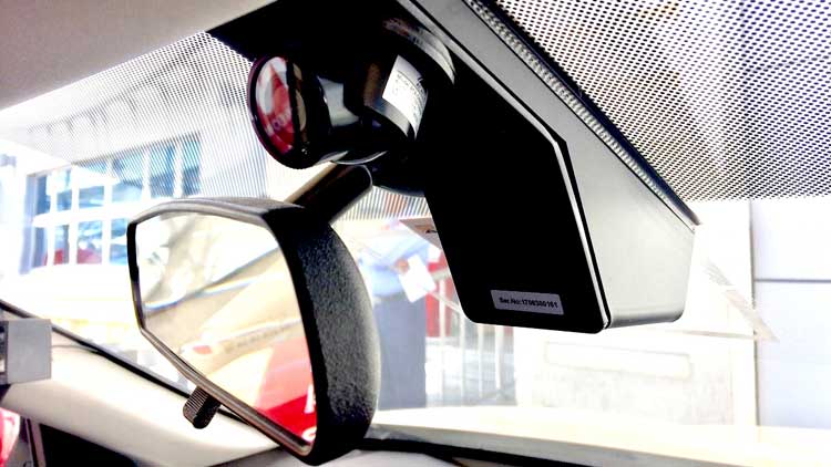 ഡ്രൈവർമാരെ നിരീക്ഷിക്കാൻ  ദുബൈ ടാക്സികളില്‍ കാമറ