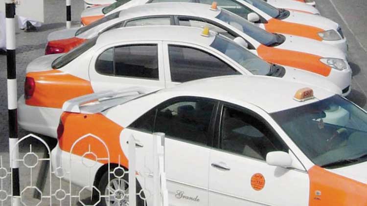 നി​ർ​ദി​ഷ്​​ട  സ്​​ഥ​ല​ങ്ങ​ളി​ല​ല്ലാ​തെ ടാ​ക്​​സി​ക​ൾ നി​ർ​ത്തി​യാ​ൽ പി​ഴ