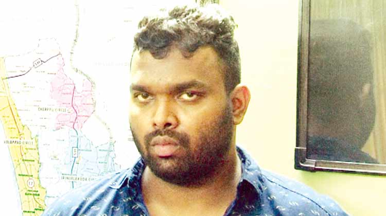 വേഷം മാറി പൊലീസ്​ പ്രാർഥനക്കെത്തി, കൊടുംകുറ്റവാളി കുടുങ്ങി