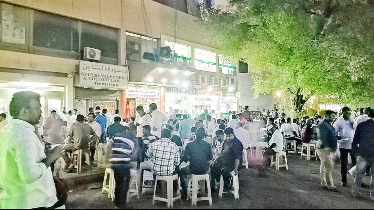 സൊ​റ​പ​റ​യാ​നു​ള്ള ഇ​ട​മാ​യി മ​ല​യാ​ളി ത​ട്ടു​ക​ട​ക​ൾ