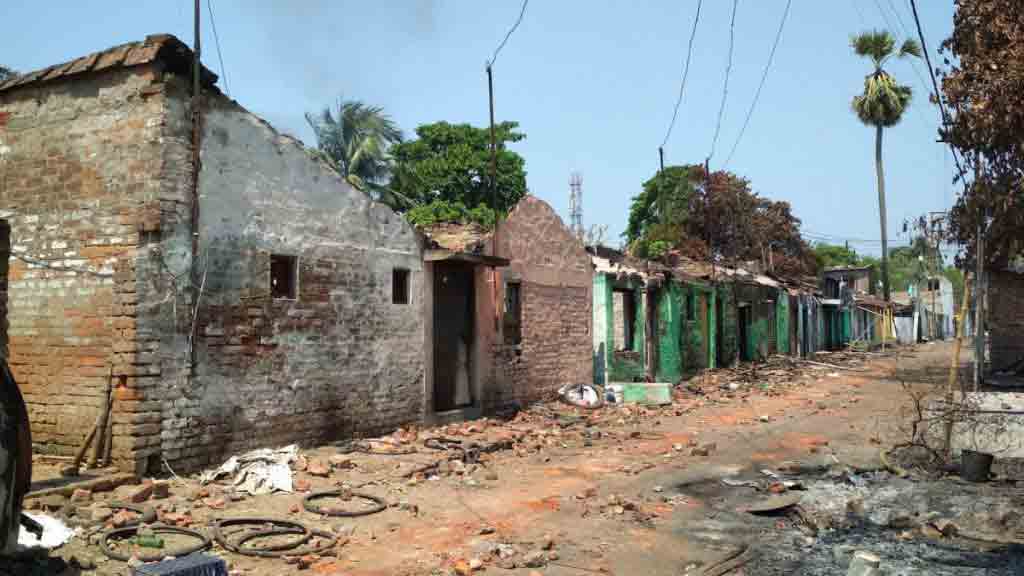 കോവിഡിെൻറ മറവിൽ അവർ മുസ്ലിം വീടുകളും കടകളും ചുട്ടെരിച്ചു കോവിഡിെൻറ മറവിൽ അവർ മുസ്ലിം വീടുകളും കടകളും ചുട്ടെരിച്ചു