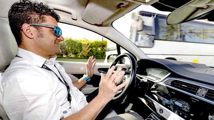 ദുബൈ നിരത്തുകൾ കീഴടക്കാൻ ഡ്രൈവറില്ലാ കാറുകൾ വരുന്നു