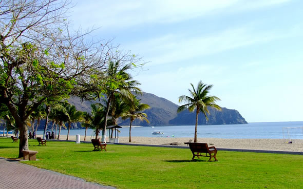 സഞ്ചാരികളേ... ഖോര്‍ഫുക്കാന്‍ വിളിക്കുന്നു