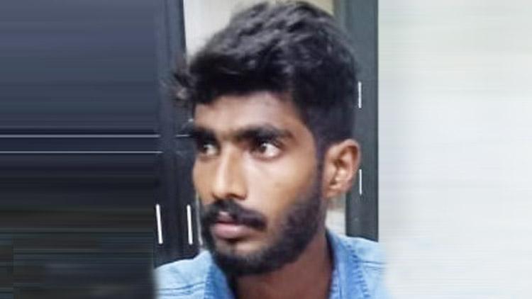 ത്വാഹ മാവോവാദി അനുകൂല മുദ്രാവാക്യം വിളിക്കുന്ന വിഡിയോയുമായി പൊലീസ്; ഭീഷണിപ്പെടുത്തിയെന്ന് സഹോദരൻ VIDEO ത്വാഹ മാവോവാദി അനുകൂല മുദ്രാവാക്യം വിളിക്കുന്ന വിഡിയോയുമായി പൊലീസ്; ഭീഷണിപ്പെടുത്തിയെന്ന് സഹോദരൻ VIDEO