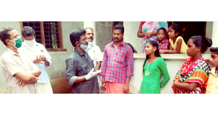 സ്നേഹസ്പർശവുമായി സുഗതൻ മാഷ് വീടുകളിലേക്ക്