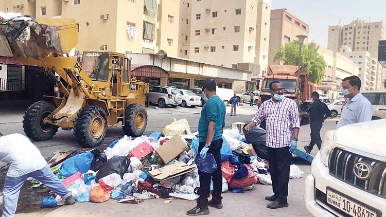 ക്ലീ​ൻ അ​ബ്ബാ​സി​യ​ക്കാ​യി യു​നൈ​റ്റ​ഡ്​ സ്​​കൂ​ളും ത​നി​മ​യും ഒ​രു​മി​ച്ചി​റ​ങ്ങി