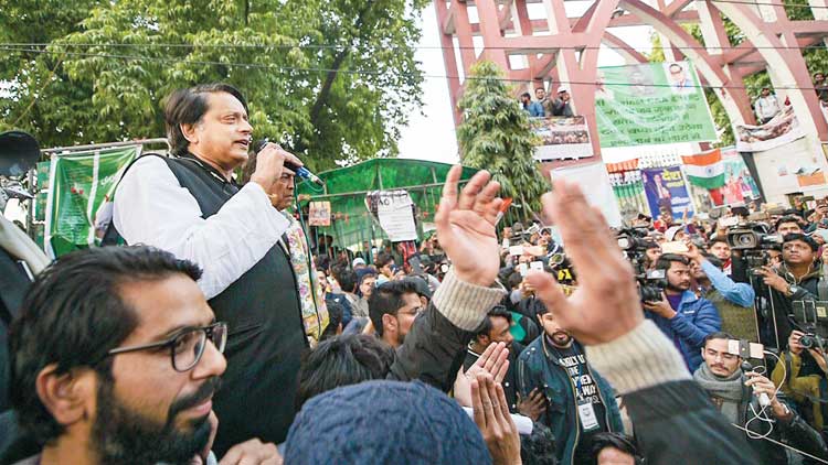 ജാമിഅ, ജെ.എൻ.യു ​അതിക്രമം: ആഭ്യന്തര സെക്രട്ടറിയും പൊലീസ്​ കമീഷണറും ഇന്ന്​ ഹാജരാകും