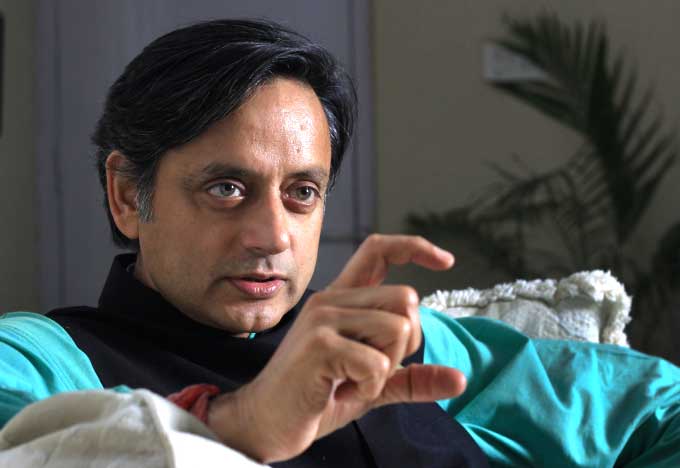 ഇന്ത്യക്ക്​ നയതന്ത്രജ്​ഞ ദാരിദ്ര്യം;  ഐ.​എ​ഫ്.​എ​സി​ന്​  പ്ര​ത്യേ​ക പ​രീ​ക്ഷ വേ​ണം–തരൂർ​​   