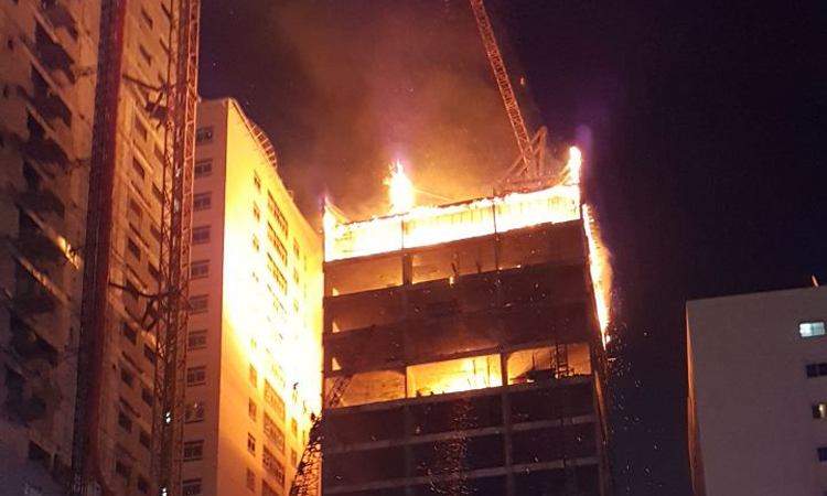 അൽ നഹ്​ദയിൽ വൻ തീപിടിത്തം