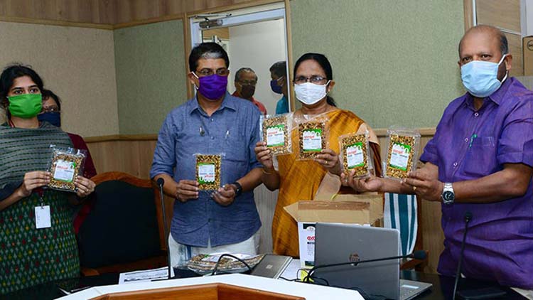 കോവിഡ് കാലത്ത് പോഷകക്കുറവുള്ള കുട്ടികൾക്ക്​ തേനമൃത്