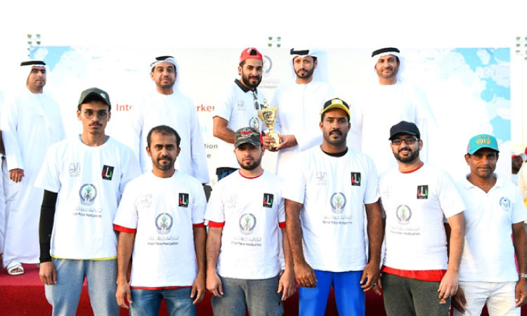 ലോ​ക​തൊ​ഴി​ലാ​ളി​ദി​നം ആ​ഘോ​ഷ​മാ​ക്കി ഷാ​ർ​ജ പൊ​ലീ​സ്​