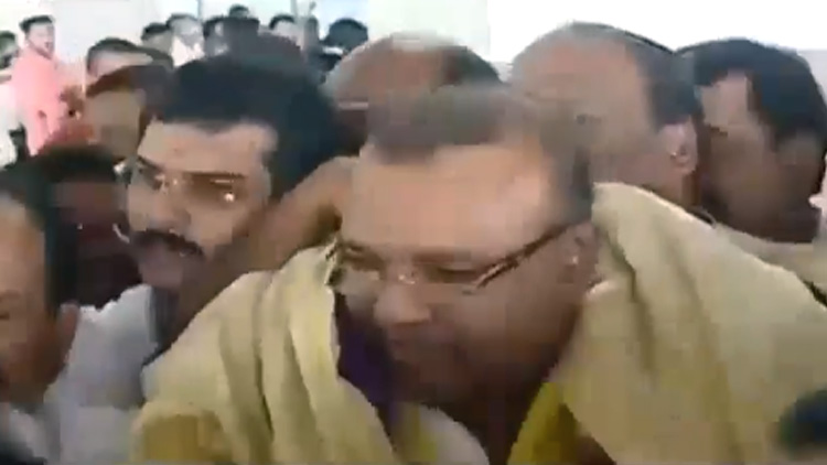 തുഷാർ വെള്ളാപ്പള്ളി കേരളത്തിൽ തിരിച്ചെത്തി