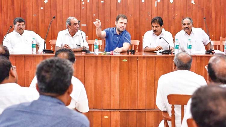 കണ്ണീർവഴികളിലൂടെ രാഹുൽ