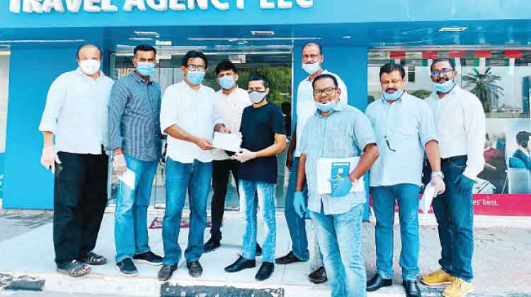 ആദ്യ ടിക്കറ്റ് കൈമാറി ആദ്യ ടിക്കറ്റ് കൈമാറി