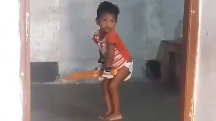 toddler-cricketer