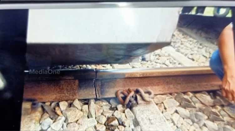 track-derail