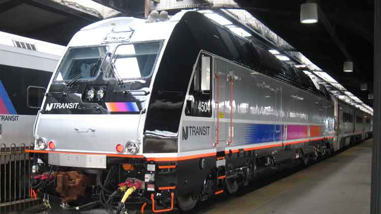 കോ​വി​ഡ്​ ന്യൂ​യോ​ർ​ക്​ സ​ബ്​േ​വ ട്രെ​യി​ൻ സ​ർ​വി​സി​നെ​യും ത​ള​ച്ചു