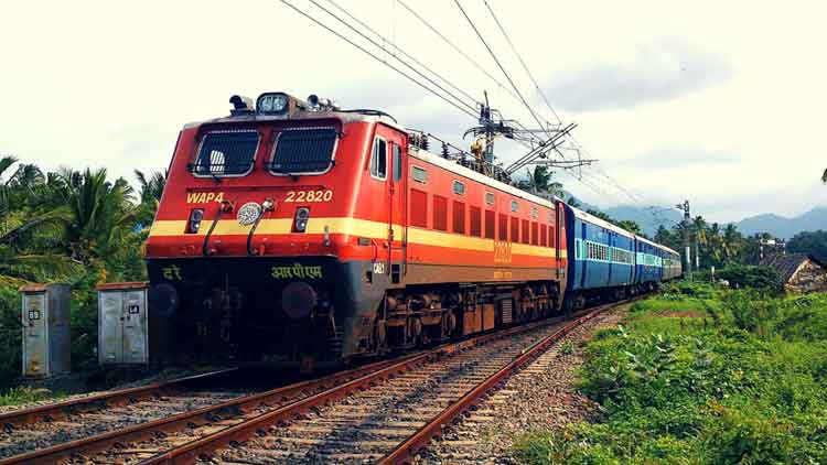 train2-10520.jpg train2-10520.jpg