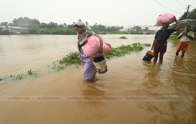 തൃശൂരിൽ മഴ കനത്തു; രക്ഷാപ്രവർത്തനം ഊർജിതം
