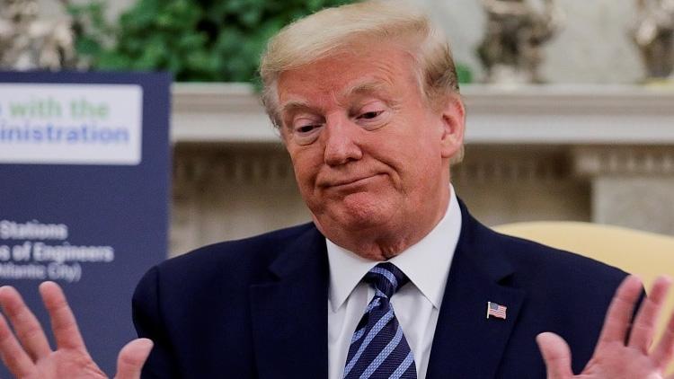 അ​മേ​രി​ക്ക​യി​ൽ ‘മു​ട്ടു​കു​ത്ത​ൽ’ വി​വാ​ദം; ഫുട്​ബാൾ ബ​ഹി​ഷ്​​ക​രി​ക്കു​​മെ​ന്ന്​​ ട്രം​പ്​