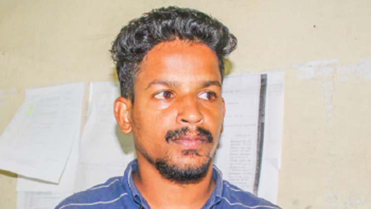 രേഖകൾ ഇല്ലാതെ കടത്തിയ  300 പവൻ സ്വർണവുമായി പിടിയിൽ