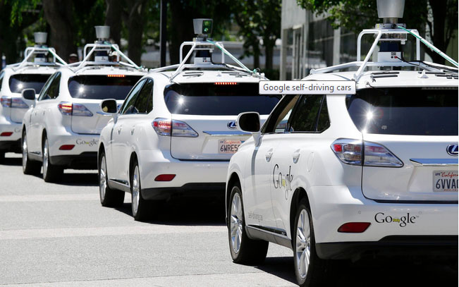 ഗൂഗ്ള്‍ കാര്‍ അപകടത്തില്‍പെട്ട് ആദ്യമായി ​പരിക്ക്