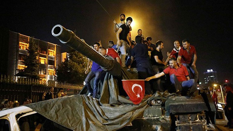 തുർക്കിയിൽ 17 സൈനികർക്ക് 141 വർഷം തടവ്