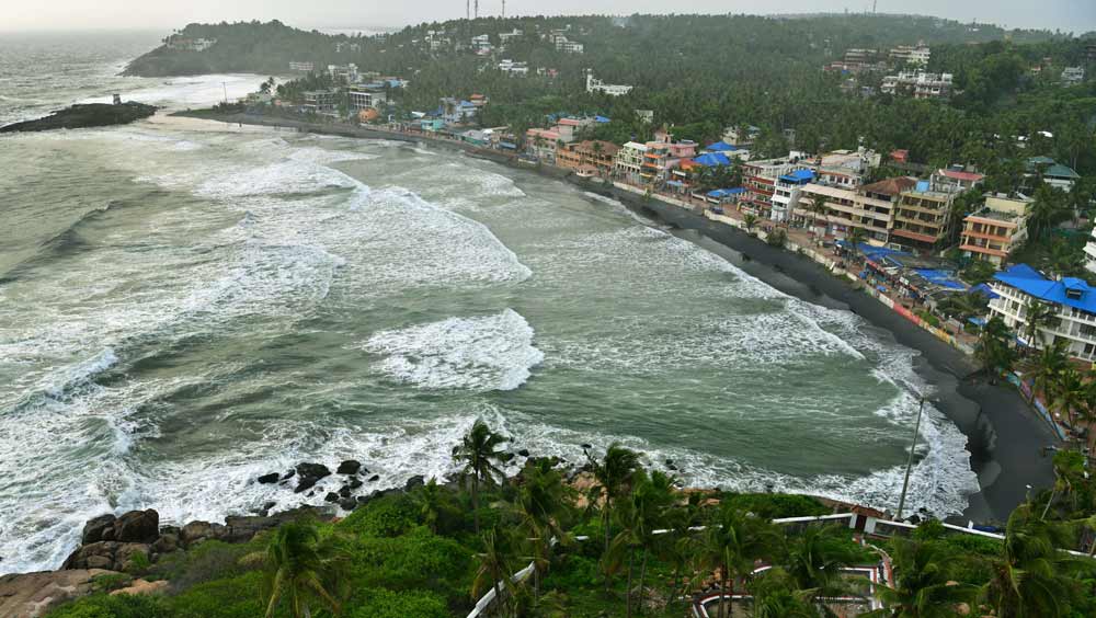 ഈ ​തീ​ര​വും ക​ട​ന്ന്...