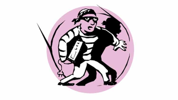 15ല​ധി​കം ക​ട​ക​ളി​ൽ​​നി​ന്ന്​  ല​ക്ഷ​ങ്ങ​ളുടെ ക​വ​ർ​ച്ച