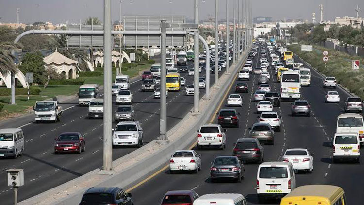 വാഹനങ്ങൾക്ക് ഇടയിൽ സുരക്ഷിത അകലമില്ലെങ്കില് പിഴ വാഹനങ്ങൾക്ക് ഇടയിൽ സുരക്ഷിത അകലമില്ലെങ്കില് പിഴ