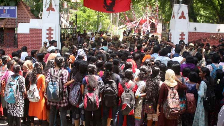 യൂനിവേഴ്​സിറ്റി കോളജ്​ അക്രമം: കത്തി കണ്ടെത്തി