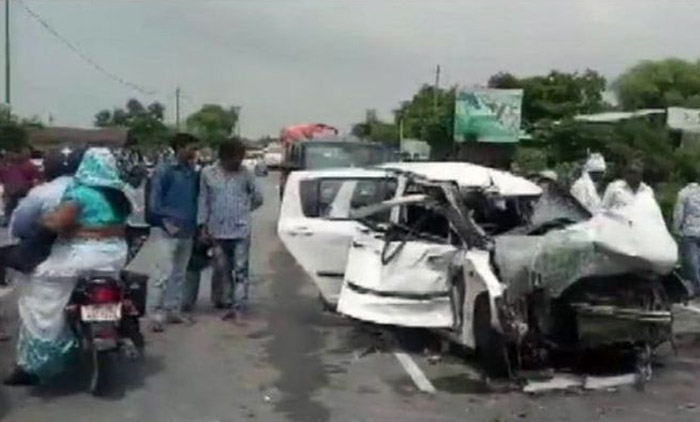 ഉ​​ന്നാ​​വ്​ അ​​പ​​ക​​ടം: പെ​ൺ​കു​ട്ടി​യു​ടെ നി​ല അ​തിഗു​​രു​​ത​​രം