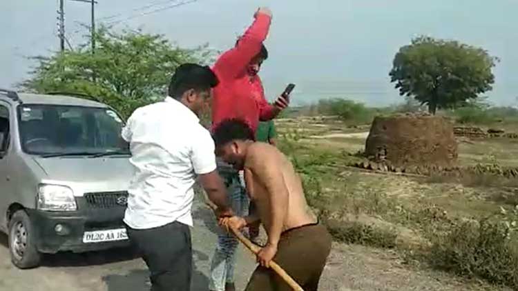 യു.പിയിൽ മുസ്​ലിം യുവാക്കൾക്ക് ക്രൂരമർദനം; ഡൽഹിയല്ല യു.പിയെന്ന് ആക്രോശിച്ച് അക്രമികൾ‍