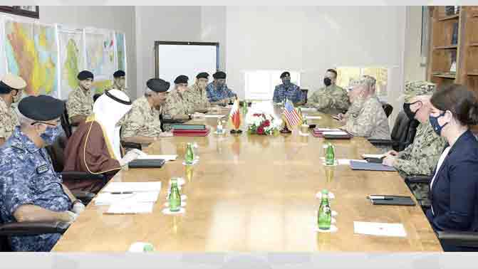 ബഹ്റൈൻ–അമേരിക്കൻ സൈനിക പ്രതിനിധികൾ ചർച്ച നടത്തി ബഹ്റൈൻ–അമേരിക്കൻ സൈനിക പ്രതിനിധികൾ ചർച്ച നടത്തി