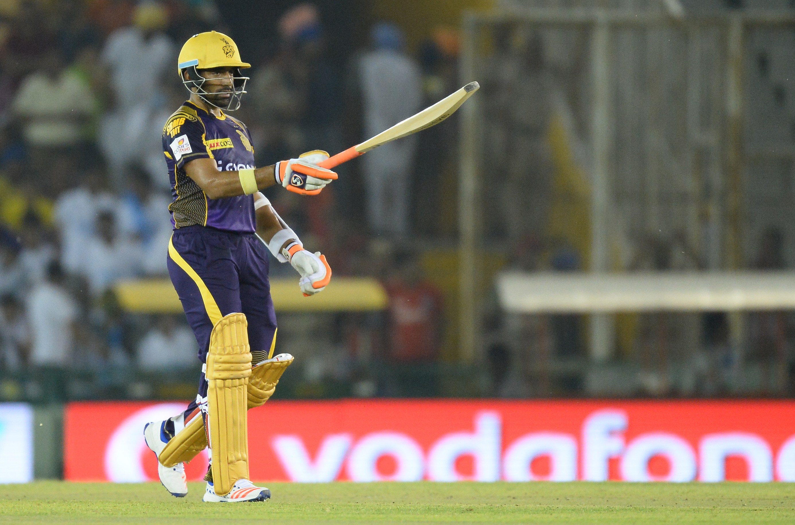 ചലഞ്ചേഴ്സ് മുന്നോട്ട്